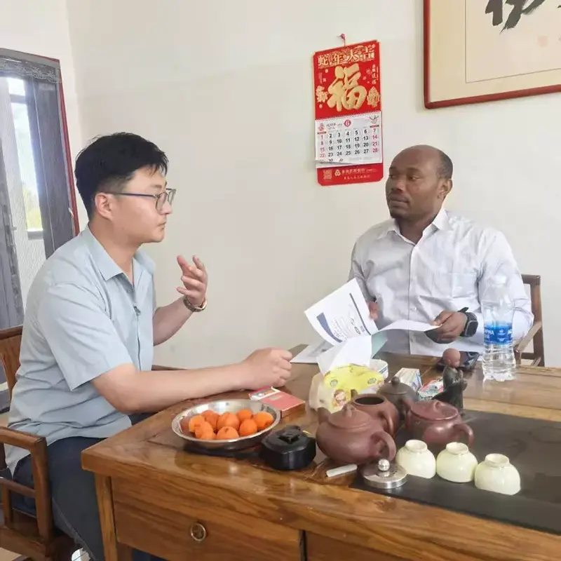 Thug custaiméirí na hAfraice cuairt ar Liweiyuan chun Margadh Struchtúr Cruach na hAfraice a leathnú i gcomhpháirt