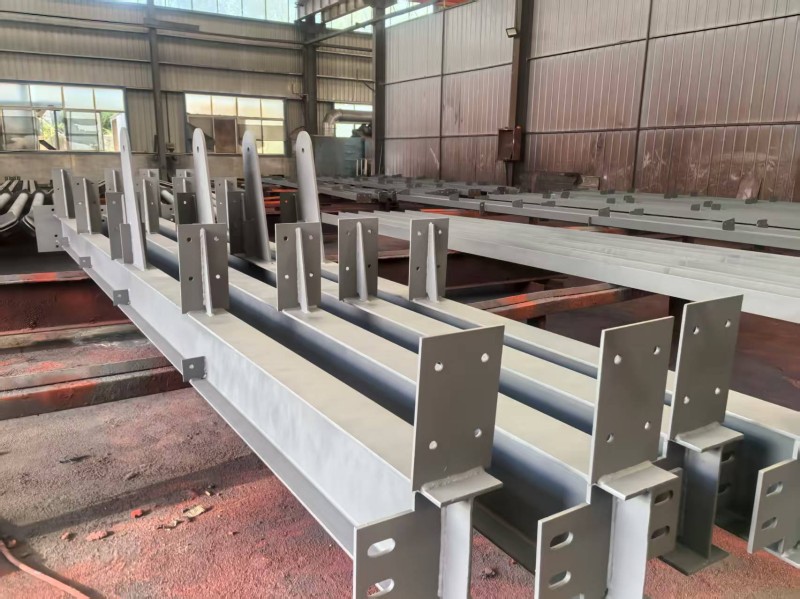 Struchtúr Cruach Tionscadal suiteála ceannbhrat críochnaithe go rathúil