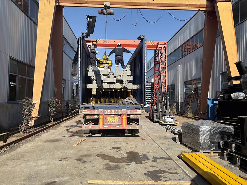 Nuacht faoi Loingsiú Stórais Struchtúr Cruach Saincheaptha do na hOileáin Cayman